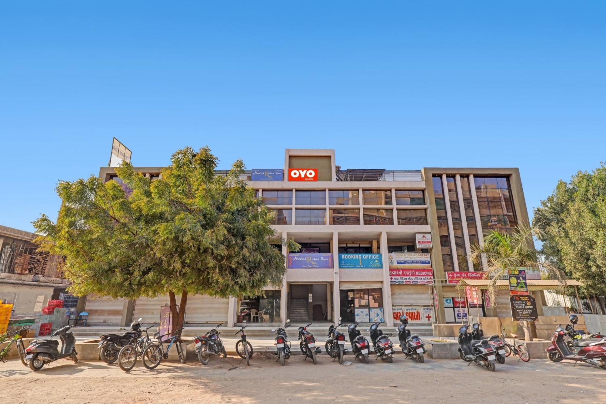 Fabhotel Relax Gandhinagar Esterno foto